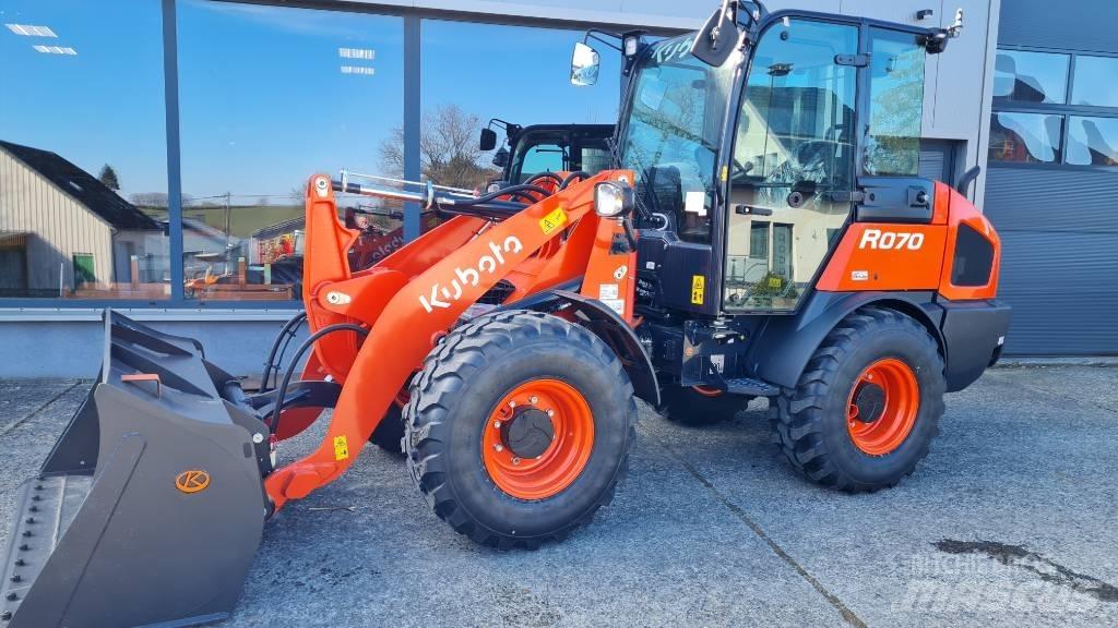 Kubota R 070 Kolesni nakladalci