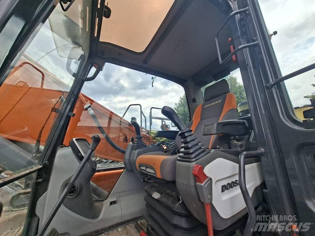 Doosan DX225LC-5 Bagri goseničarji