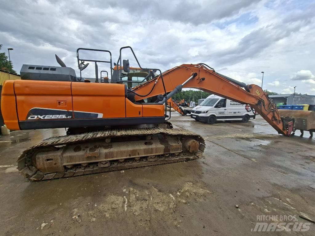 Doosan DX225LC-5 Bagri goseničarji