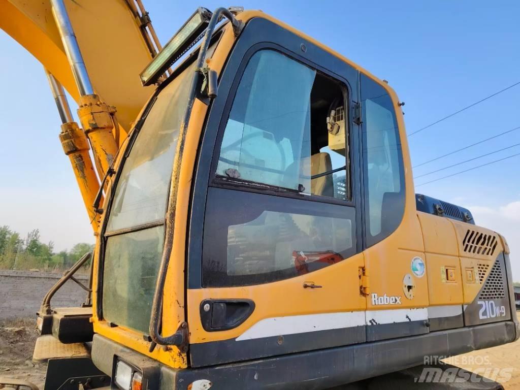Hyundai R210W-9 Bagri na kolesih