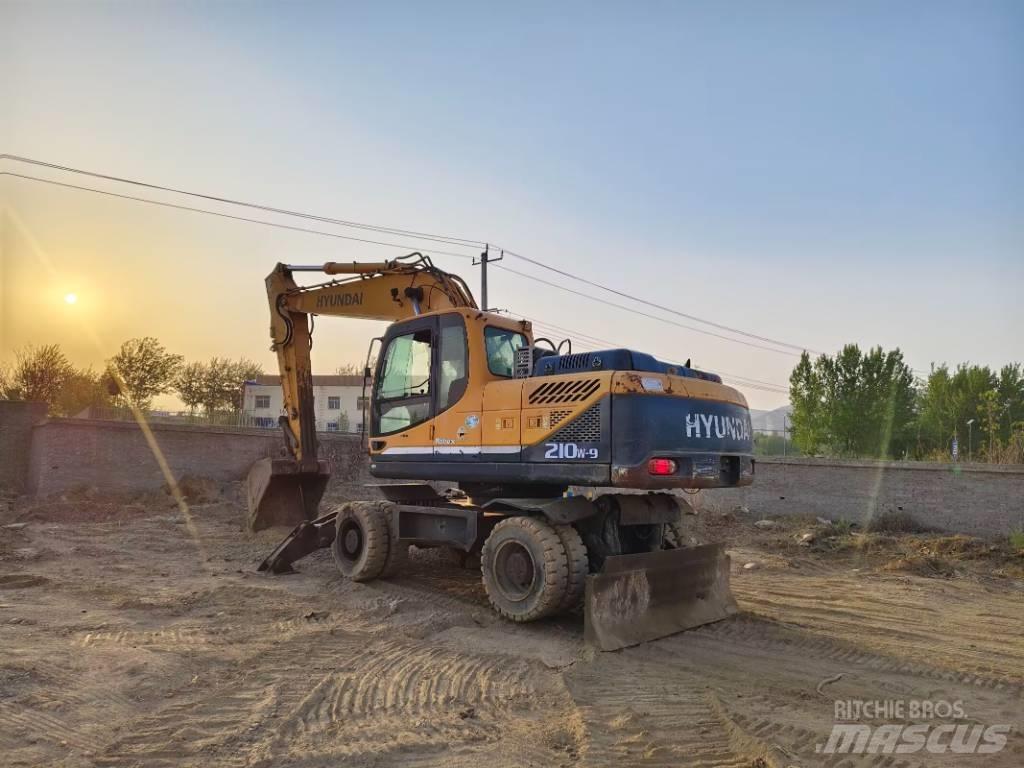Hyundai R210W-9 Bagri na kolesih