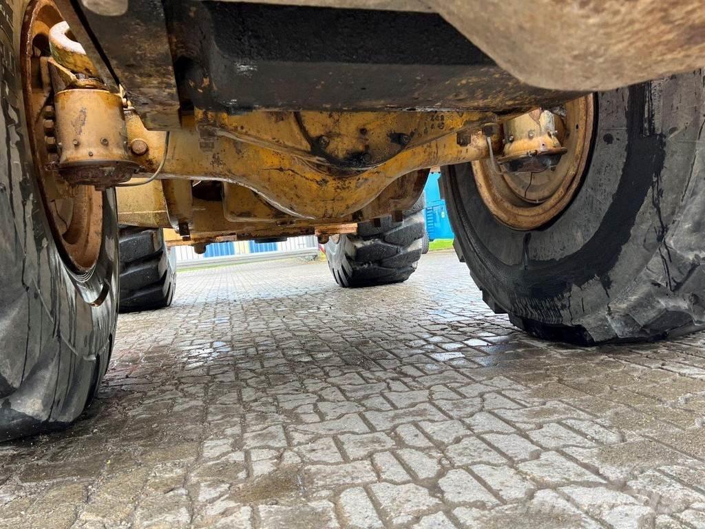 CAT 980B NVT Kolesni nakladalci