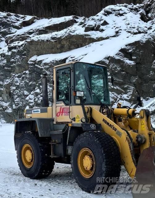 Komatsu WA 270 Kolesni nakladalci