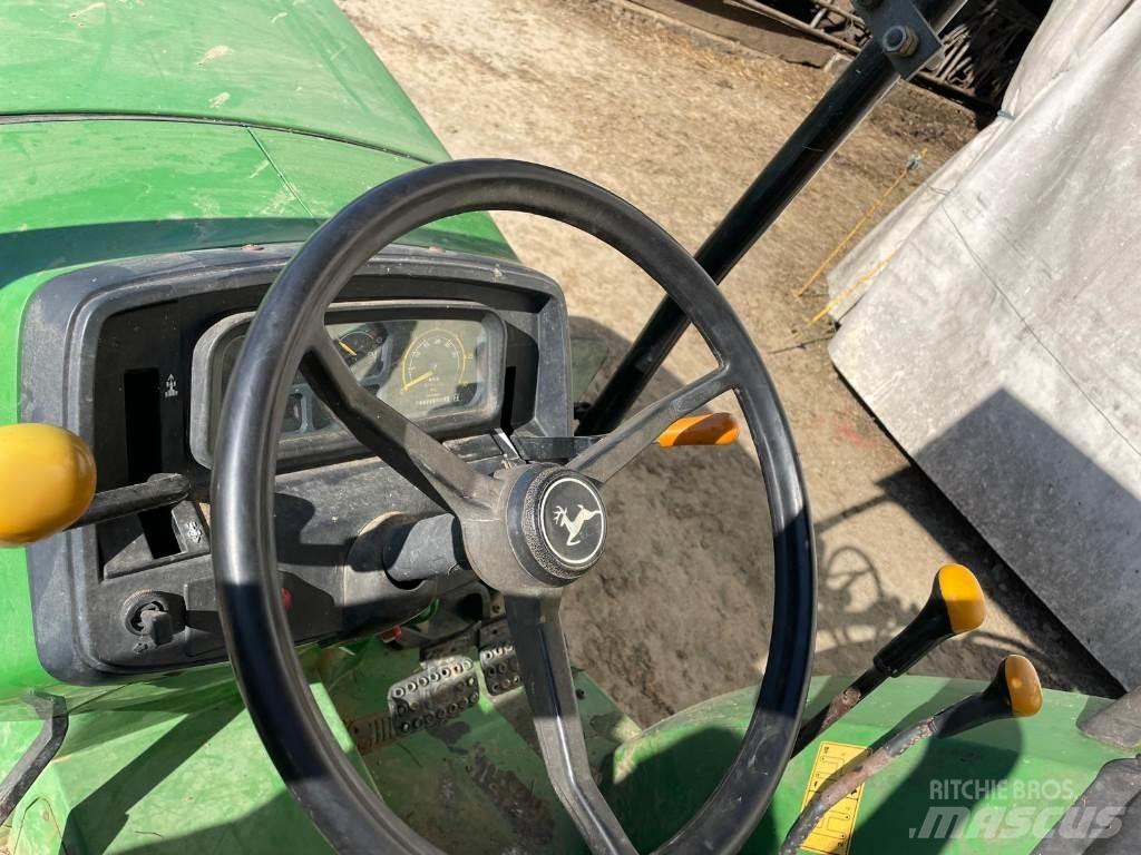 John Deere 5215 Traktorji