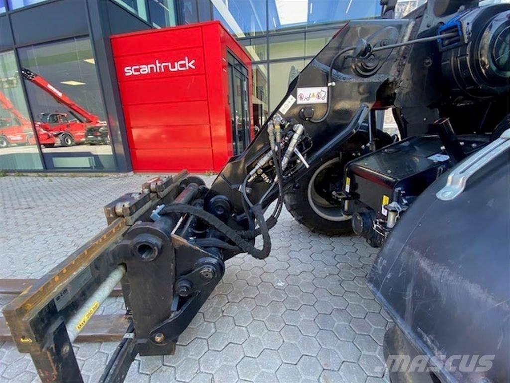 Manitou MLT630 Kmetijski teleskopski nakladalci
