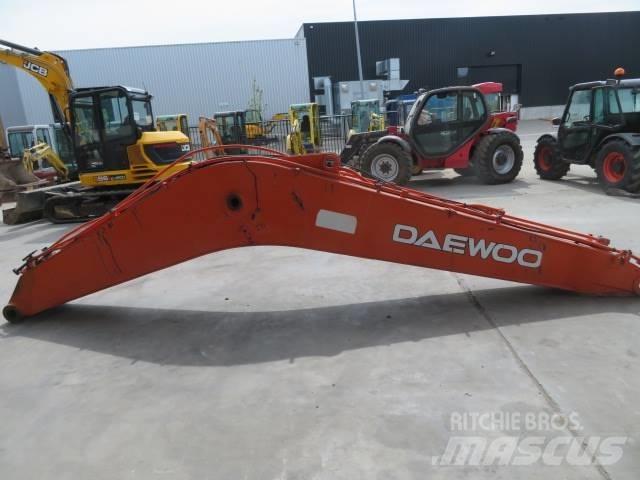 Daewoo DX 225 LC Podvozje in vzmetenje