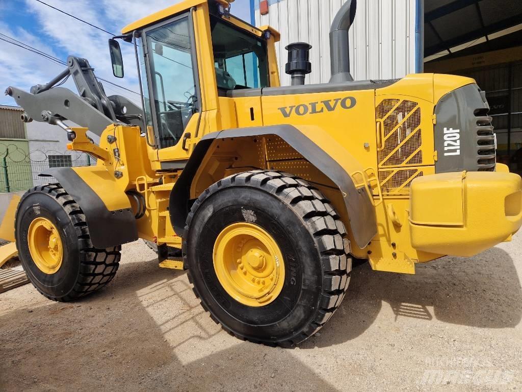 Volvo L 120 F Kolesni nakladalci