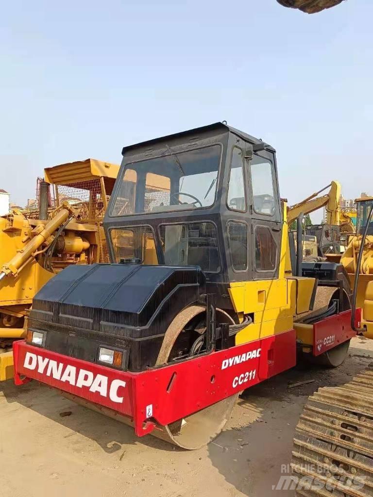 Dynapac CC 211 Dvojni valjarji