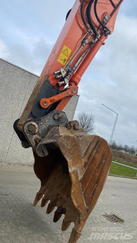 Hitachi ZX 300 LC-6 Bagri goseničarji