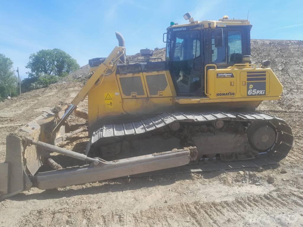 Komatsu D65PXi-18 Buldožerji goseničarji