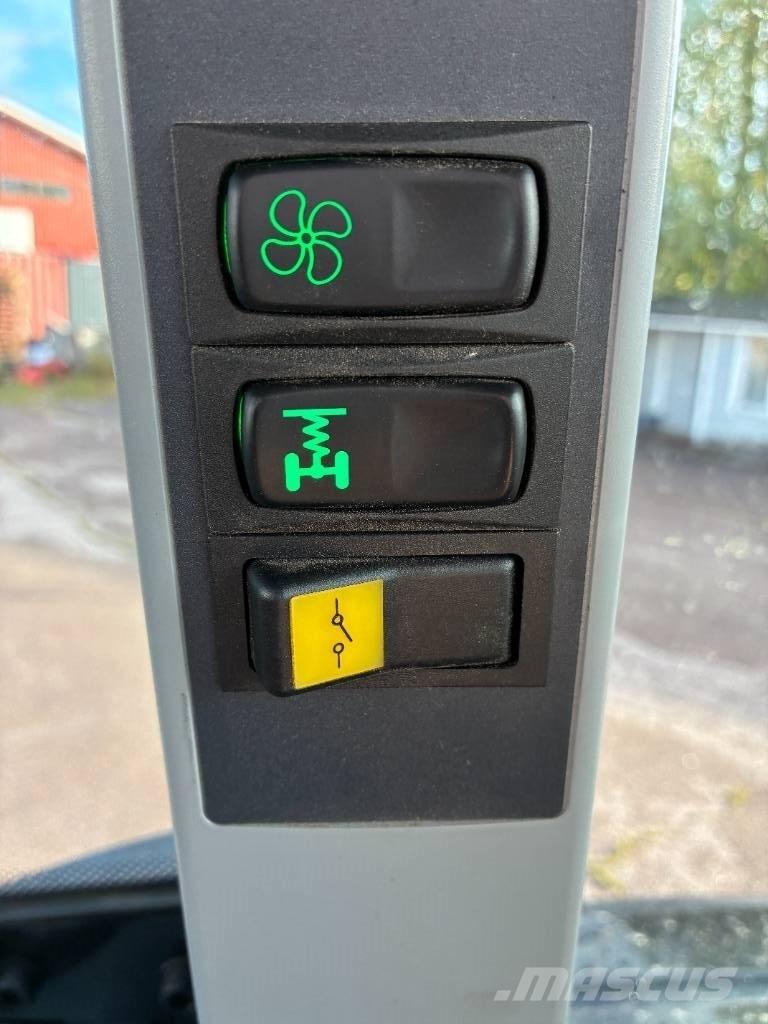 Valtra G135A MYYTY Traktorji