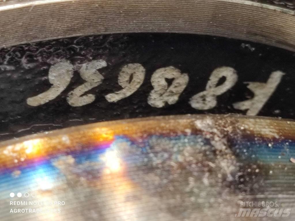 Terex 2506 Hub Osi