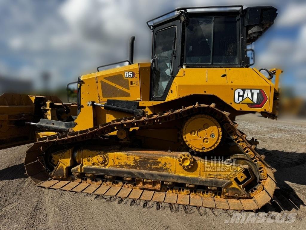 CAT D 5 Buldožerji goseničarji