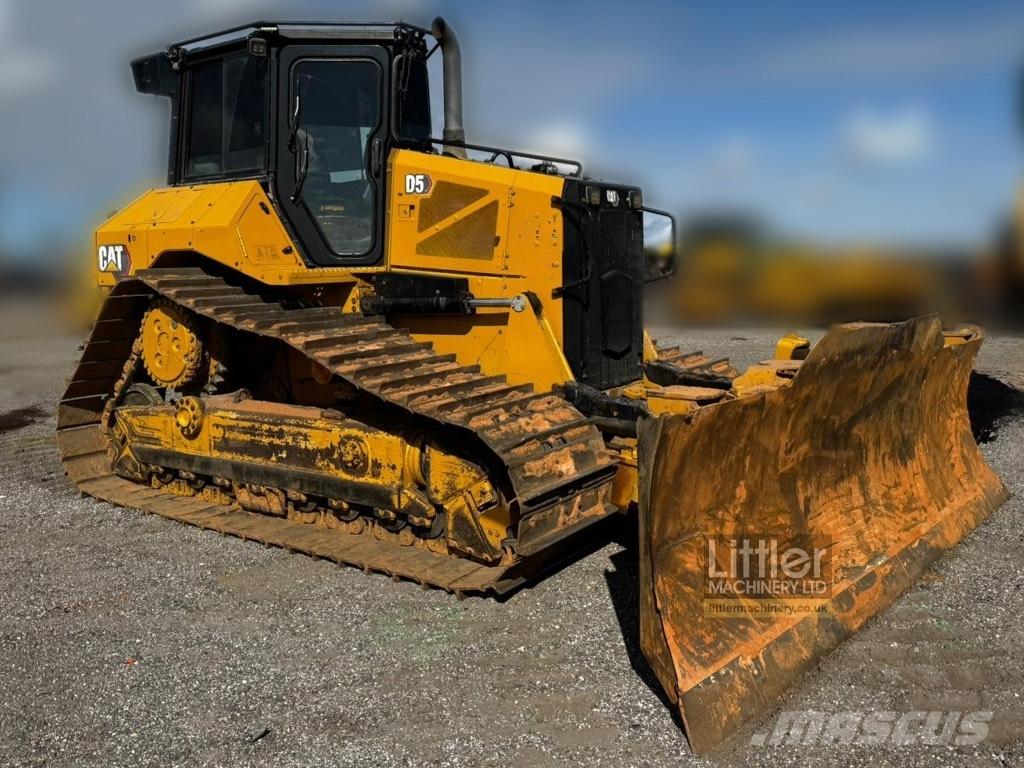 CAT D 5 Buldožerji goseničarji