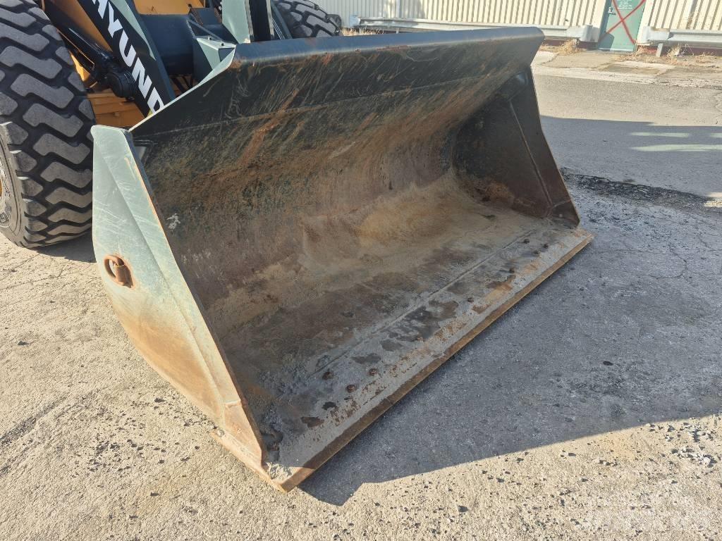 Hyundai HL 930 A Kolesni nakladalci