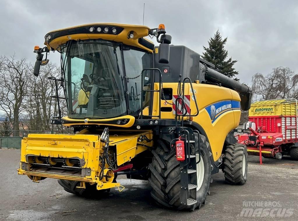 New Holland CX 880 Kombajni