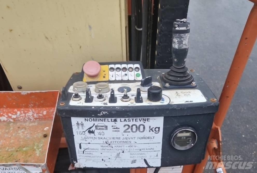 JLG Toucan 800 Zglobne dvižne ploščadi