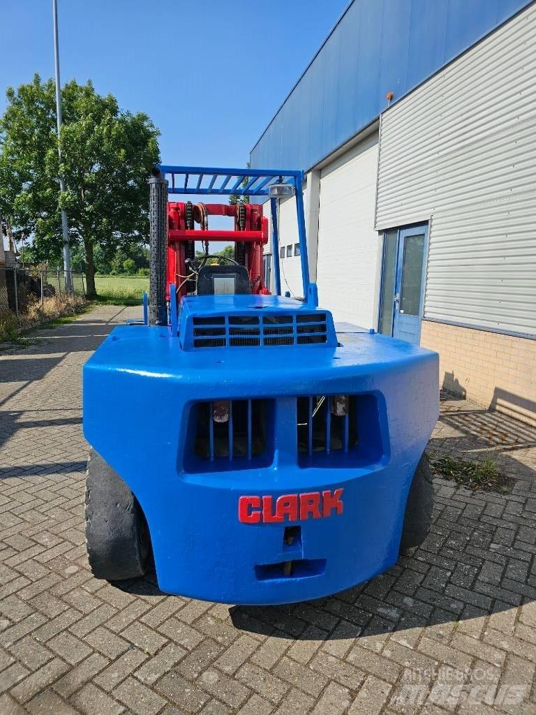 Clark DPH 70 Dizelski viličarji