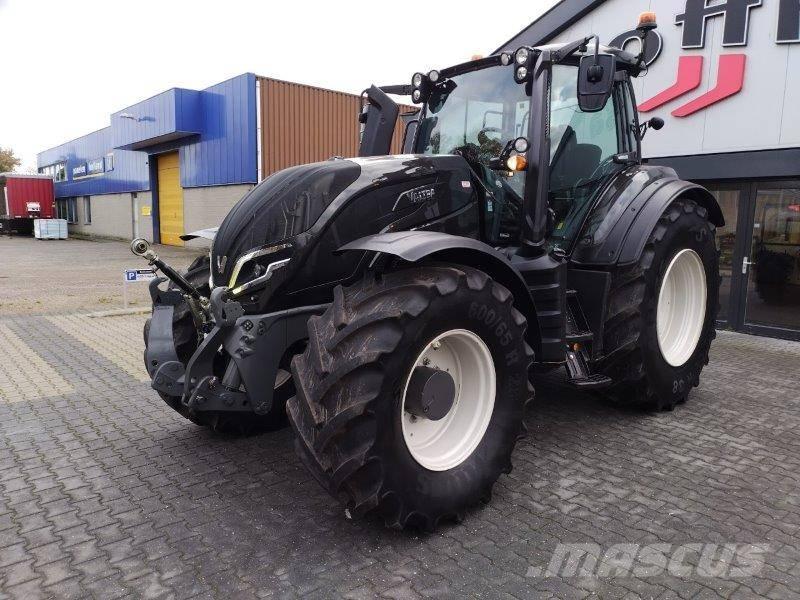 Valtra T235 Versu Traktorji