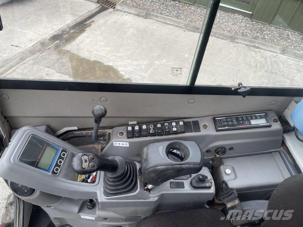 Takeuchi TB 325 R Mini bagri <7t