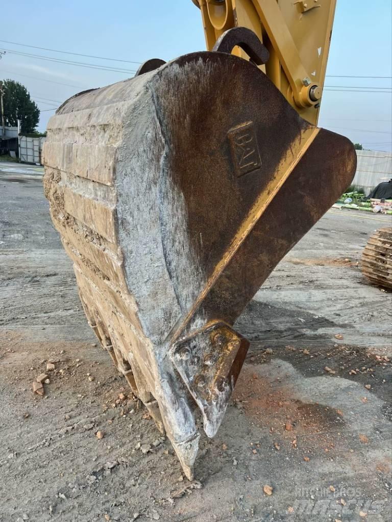 CAT 330 GC Bagri goseničarji