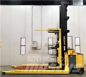 Hyster R30XMF2 Visokodvižni komisionirni viličar