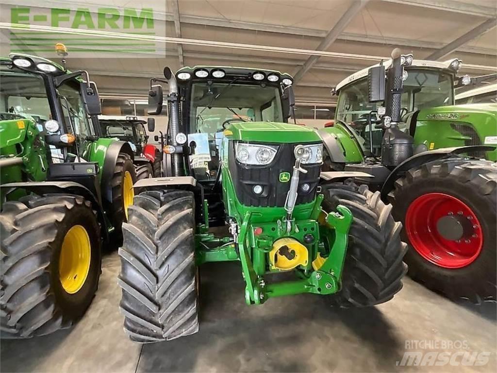 John Deere 6125 r Traktorji