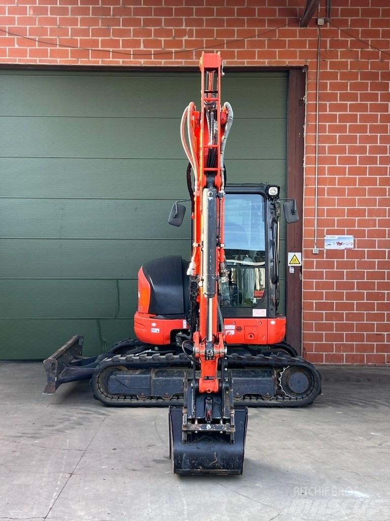 Kubota KX057 Mini bagri <7t