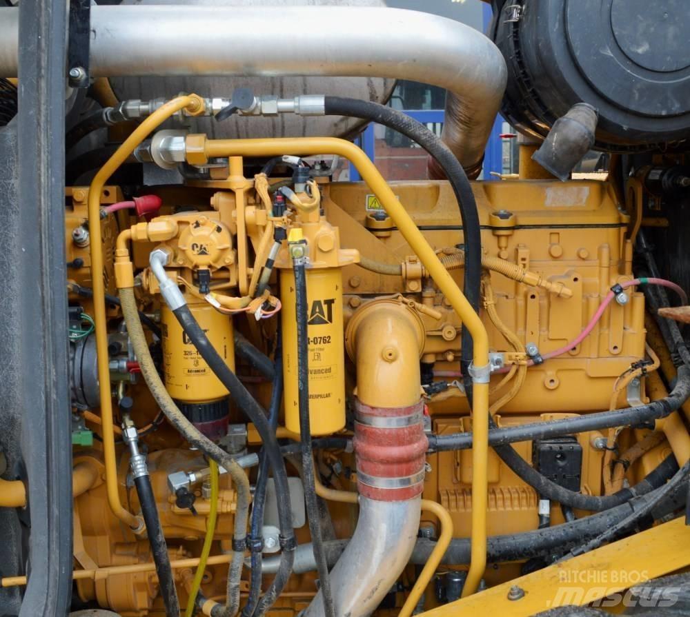 CAT 966  H Kolesni nakladalci