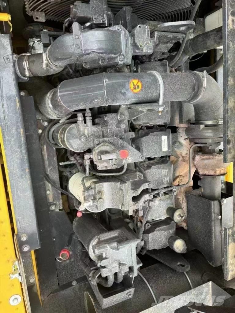 Komatsu 400-8R Bagri goseničarji