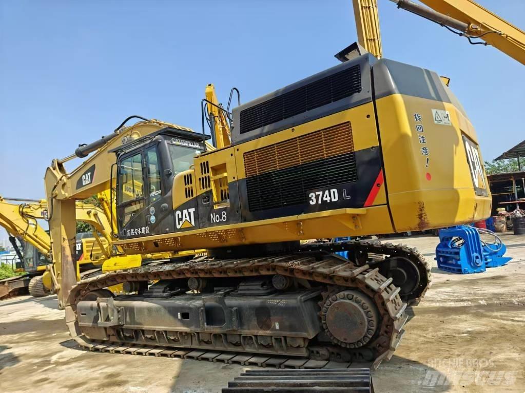 CAT 374 Bagri goseničarji