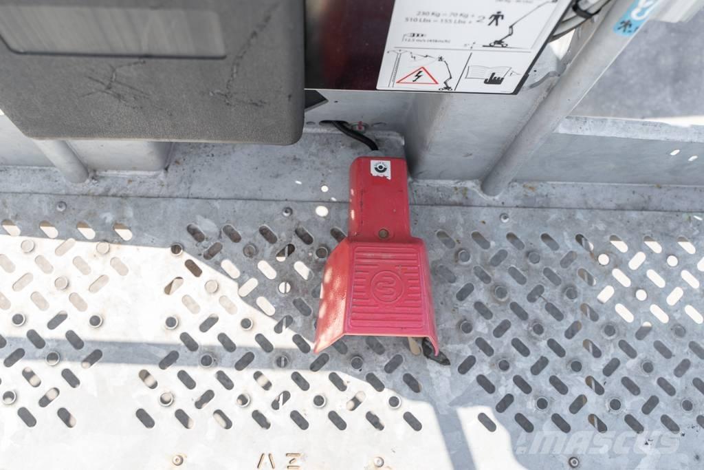 Manitou 200 ATJ Zglobne dvižne ploščadi
