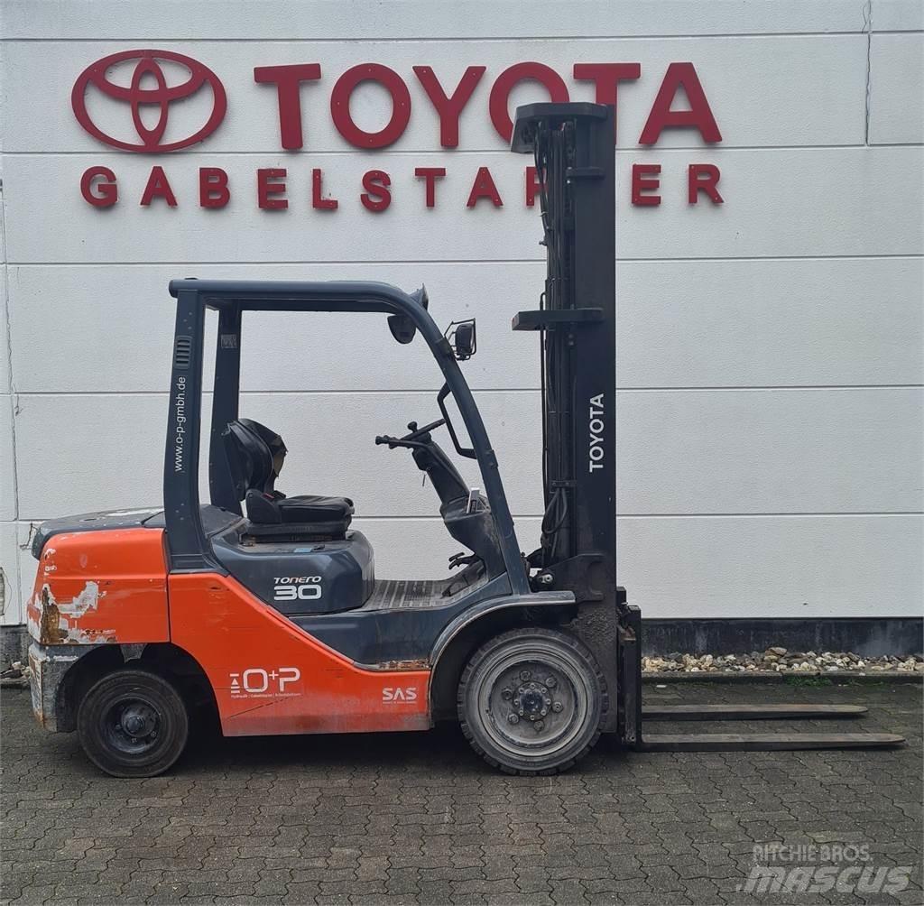 Toyota 02-8FDF30 Dizelski viličarji