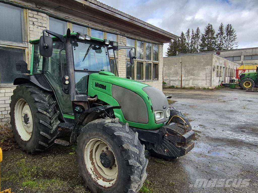 Valtra A 95 Traktorji
