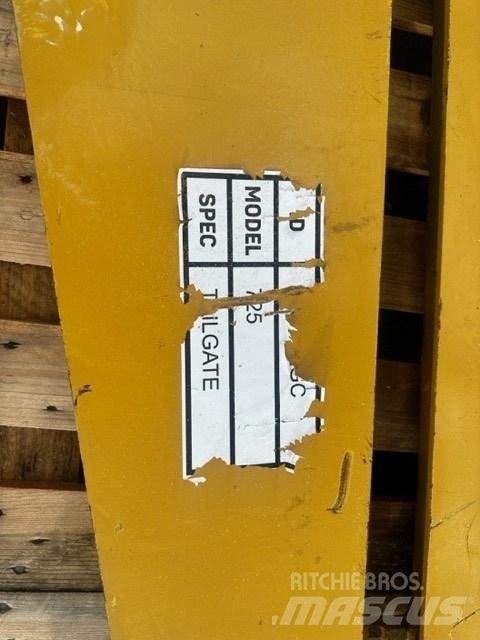 CAT 725 TAIL GATE Zglobni demperji