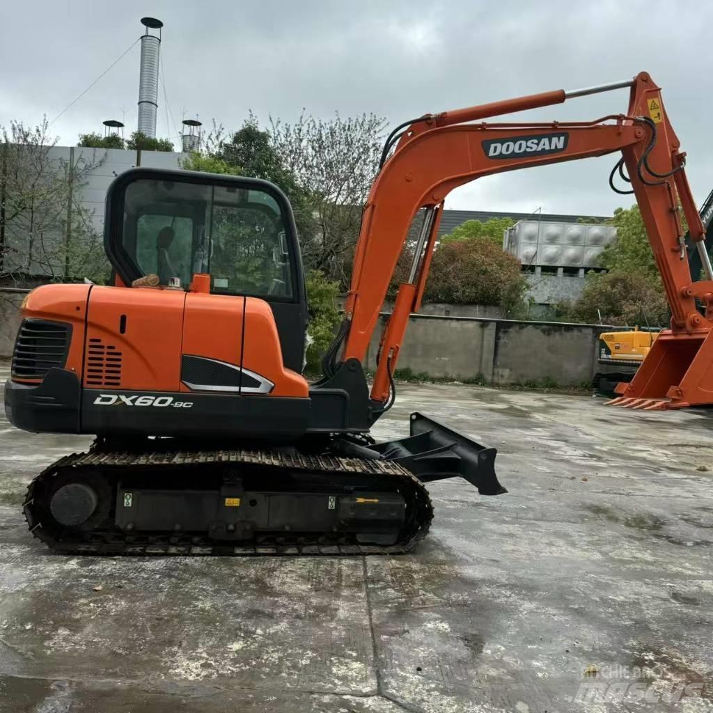 Doosan DX 60-9 C Mini bagri <7t