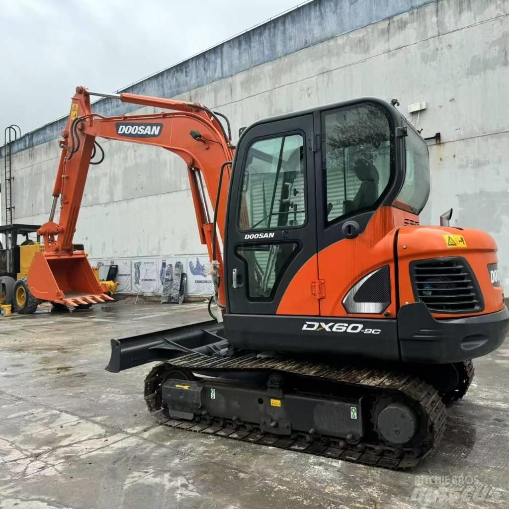 Doosan DX 60-9 C Mini bagri <7t