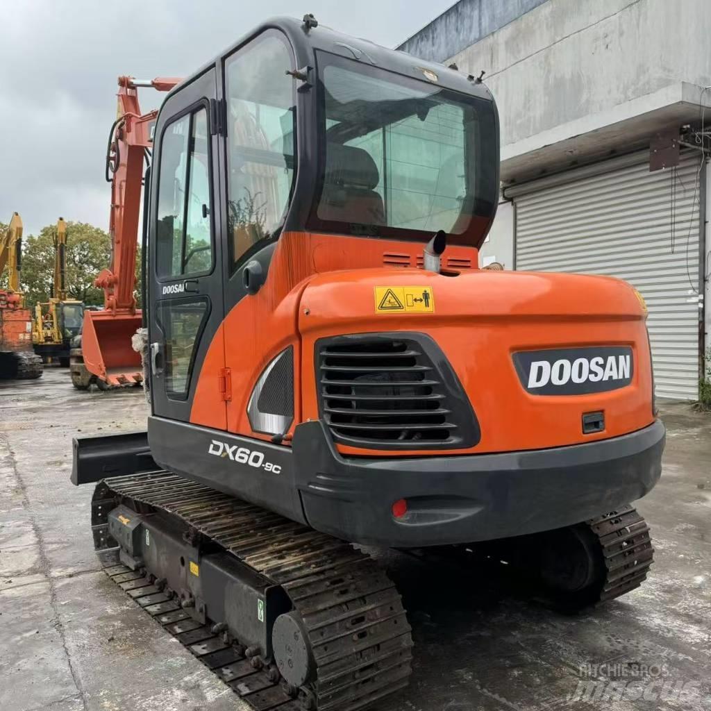 Doosan DX 60-9 C Mini bagri <7t