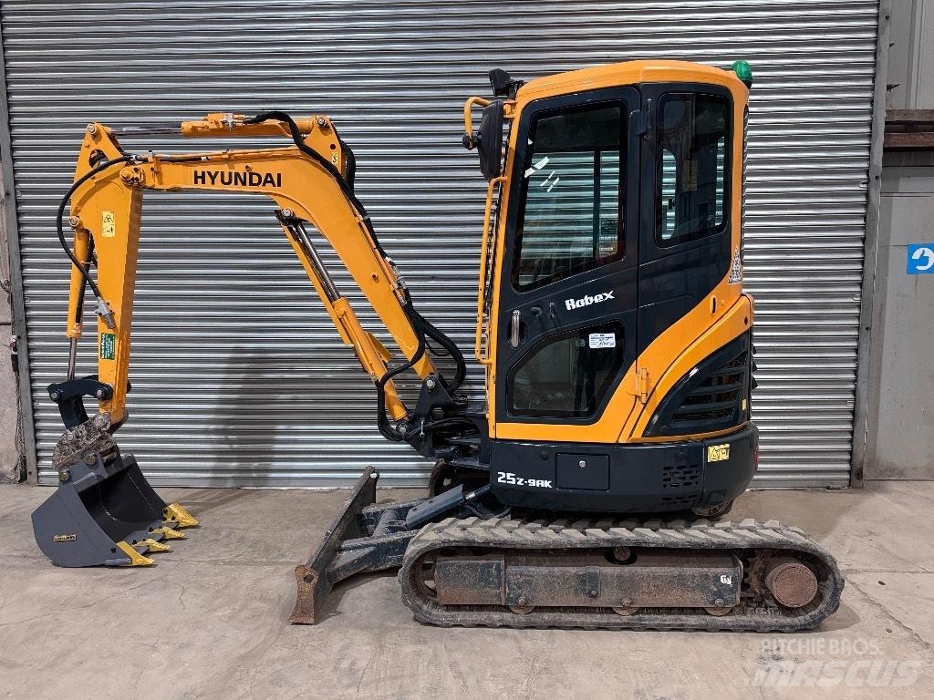 Hyundai R25Z-9 AK Mini bagri <7t