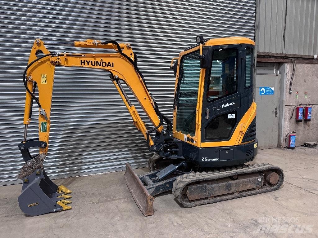 Hyundai R25Z-9 AK Mini bagri <7t