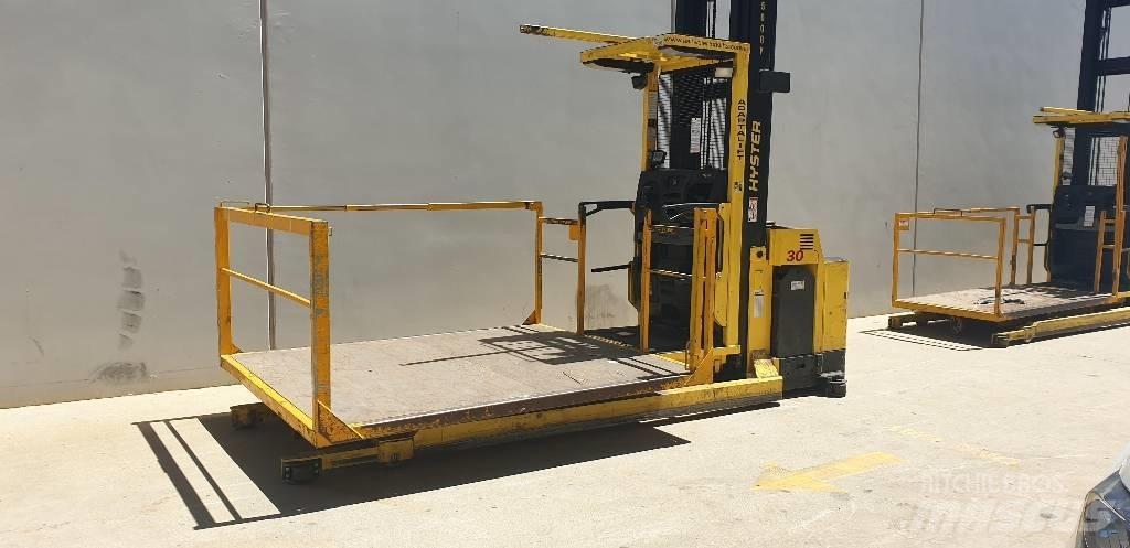 Hyster R30XMF2 Visokodvižni komisionirni viličar