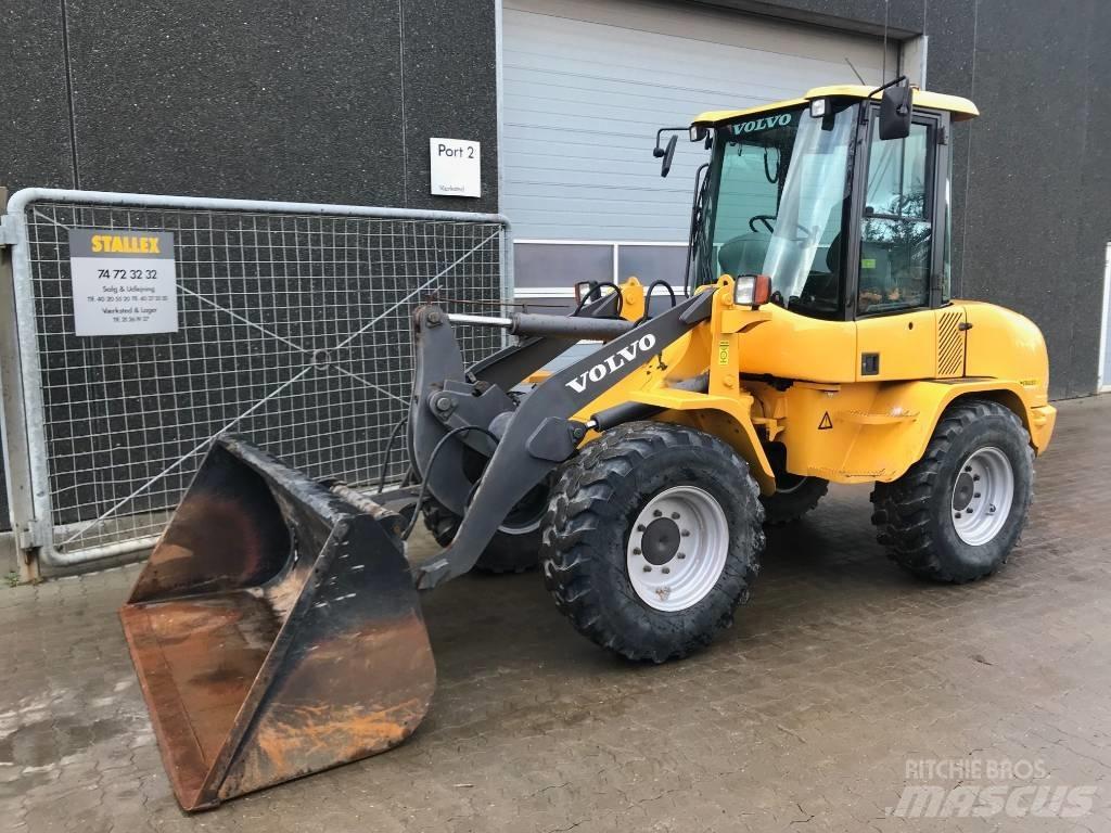 Volvo L30B Kolesni nakladalci