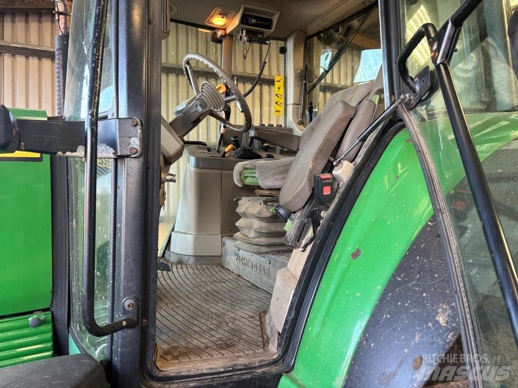John Deere 6930 Traktorji