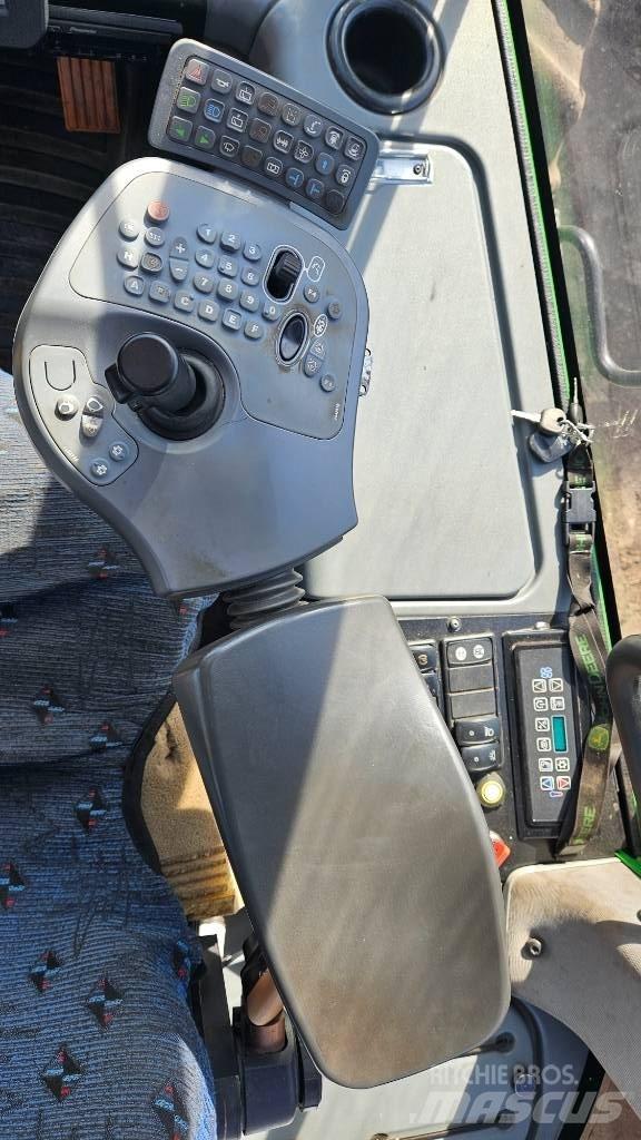 John Deere 1270 E Harvesterji