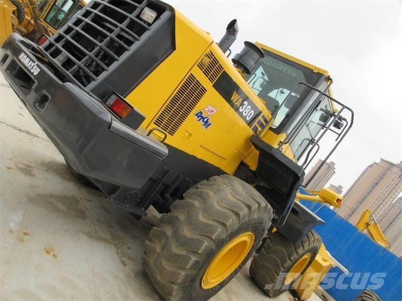 Komatsu WA 380 Kolesni nakladalci