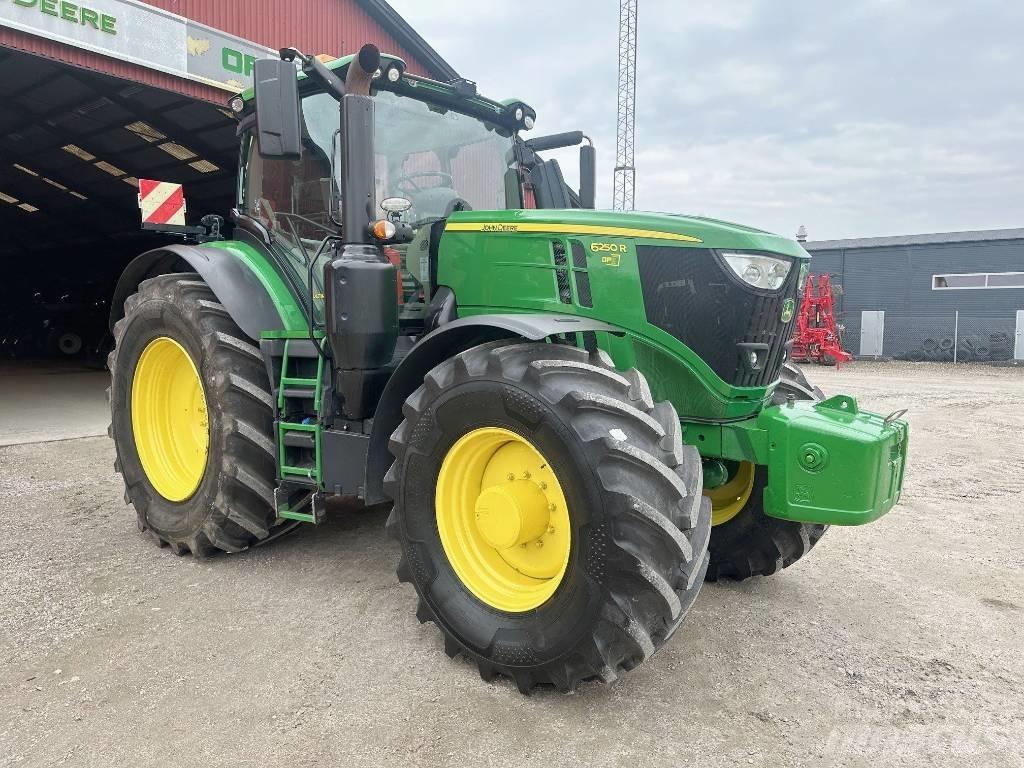 John Deere 6250R Traktorji