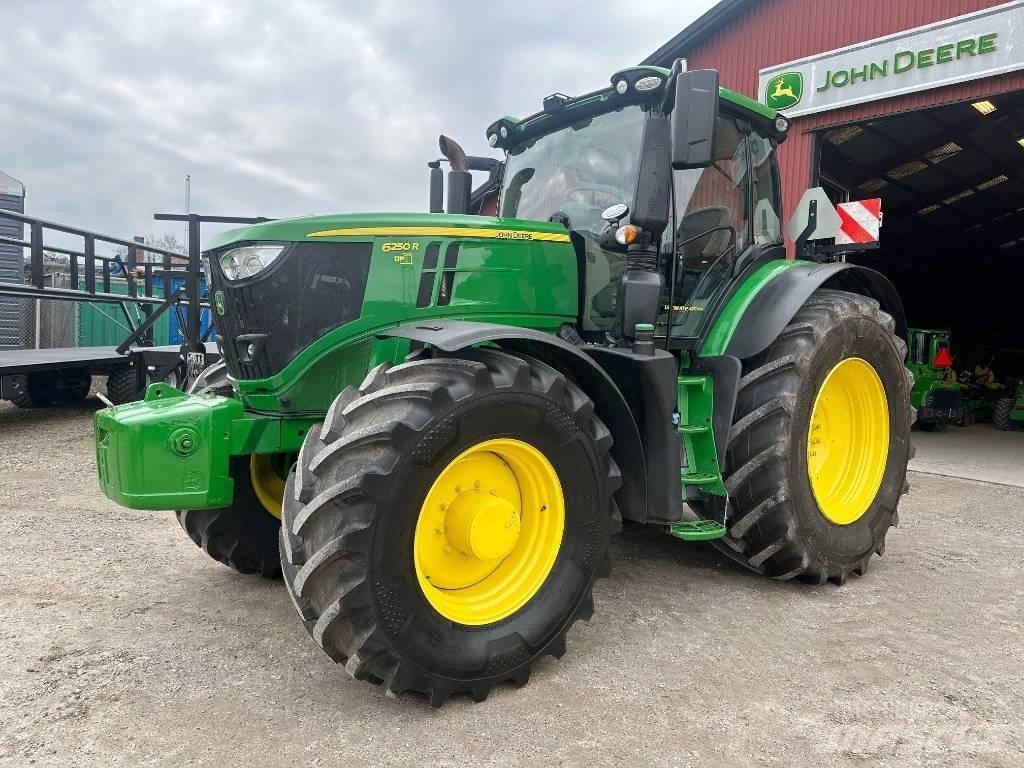 John Deere 6250R Traktorji