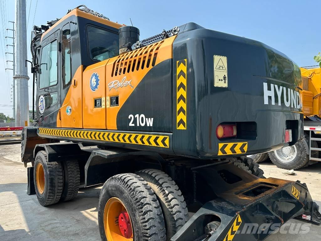 Hyundai 210W-9 Bagri na kolesih