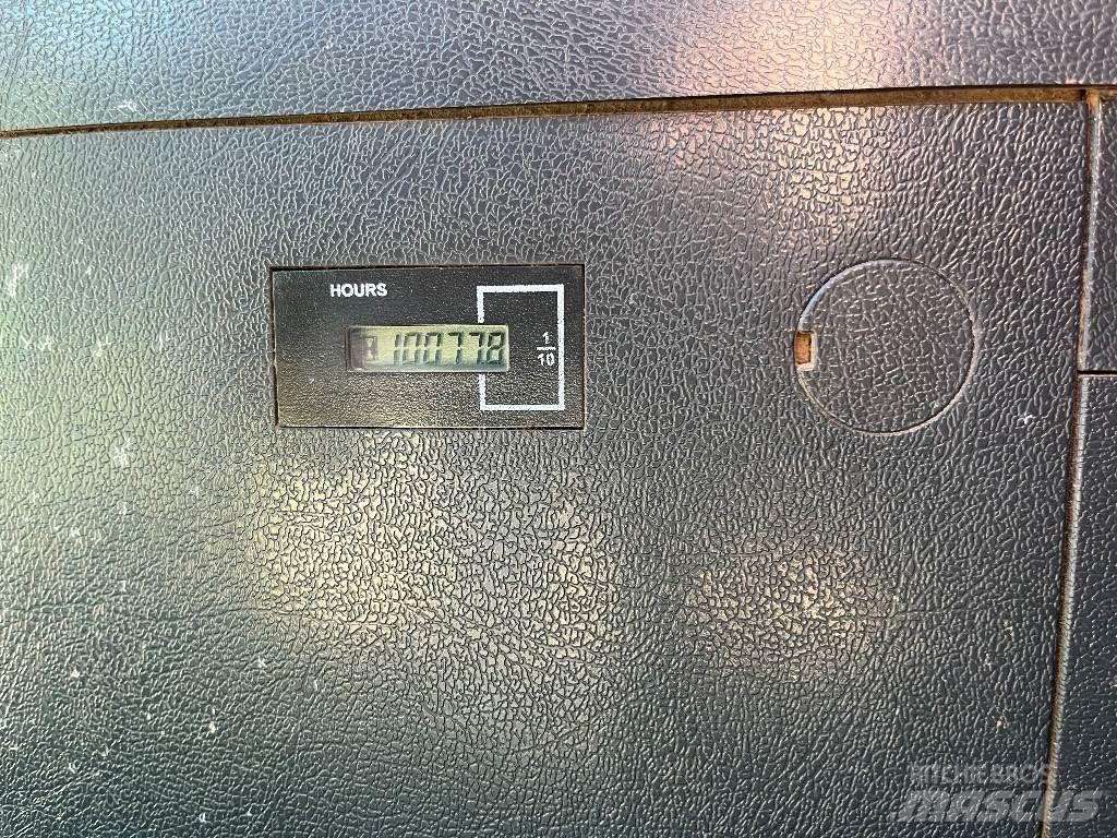 Hyundai HX 180 L Bagri goseničarji
