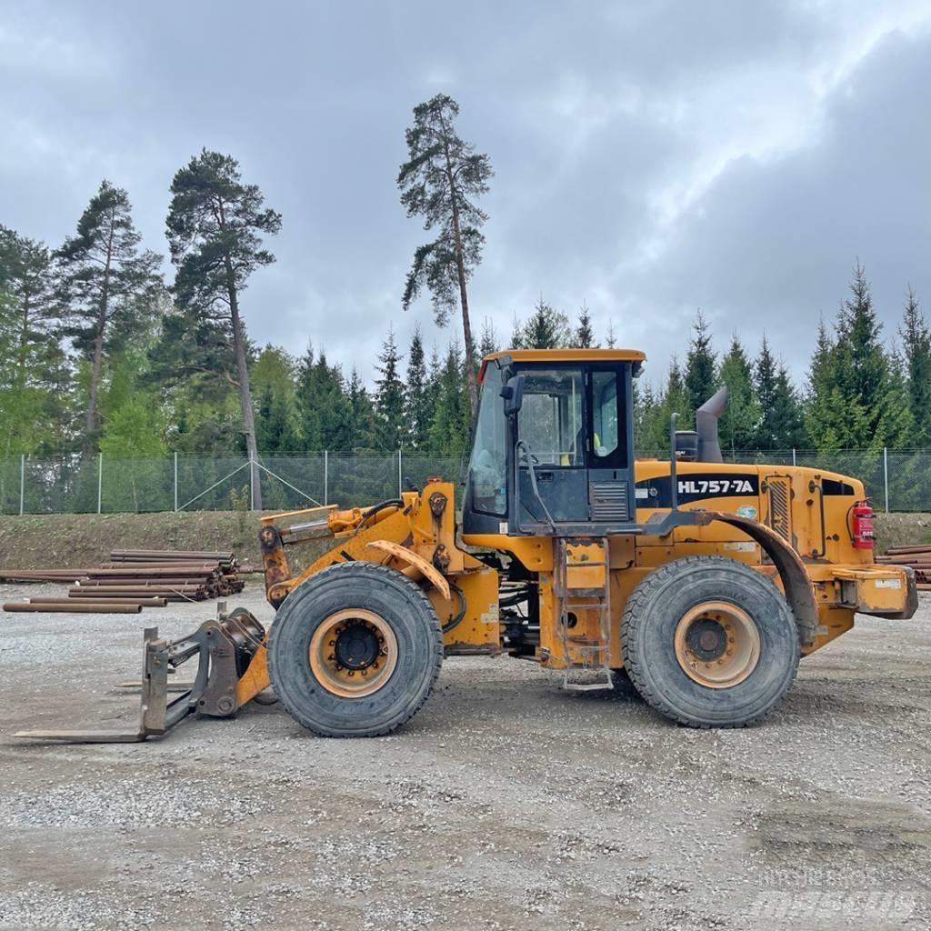 Hyundai HL 757-7 A Kolesni nakladalci